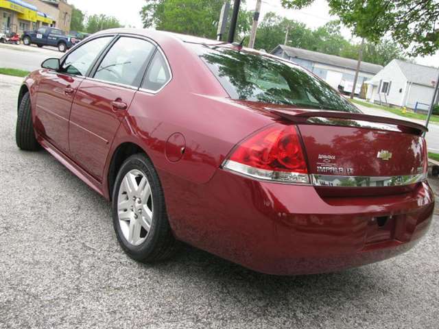 2010 Chevrolet Impala LT 4dr Sedan